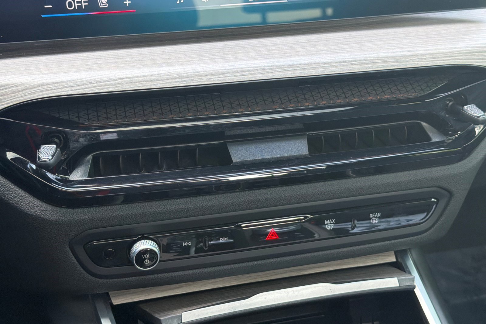 Certified 2025 BMW 330i Sedan image 26