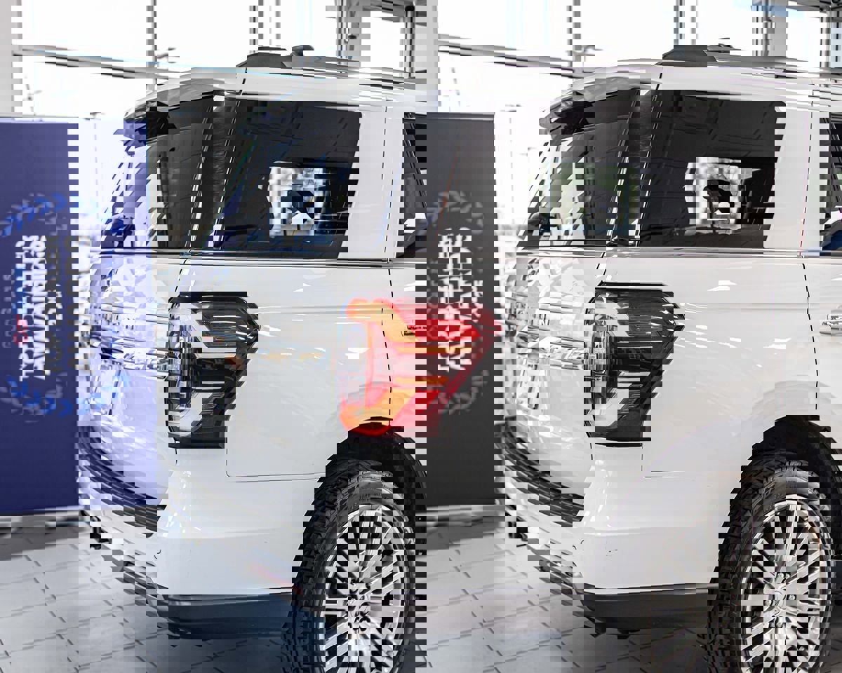 Used 2024 Ford Expedition Limited AWD/4WD image 12