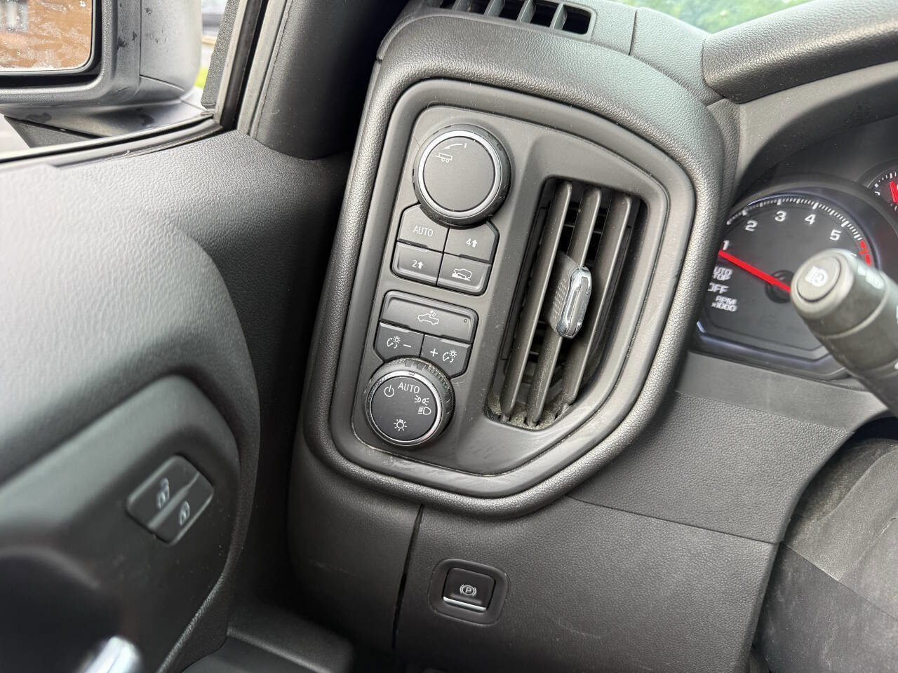 Used 2023 Chevrolet Silverado 1500 W/T image 28