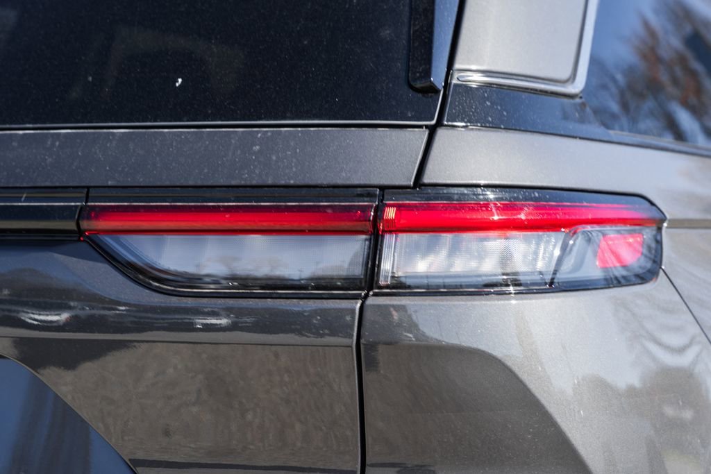 New 2025 Jeep Grand Cherokee Laredo X w/ Luxury Tech Group I image 6