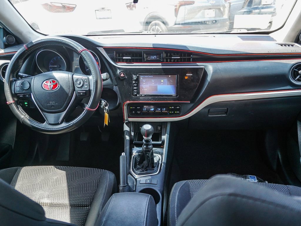Used 2018 Toyota Corolla iM w/ Carpet Mat Package (TMS) FWD image 14