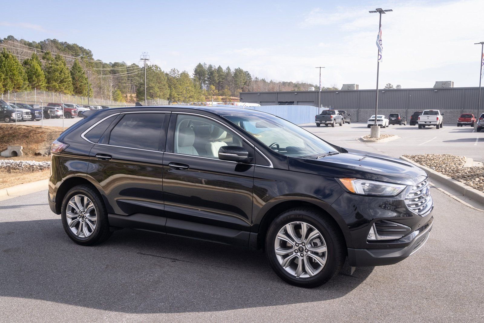 Used 2024 Ford Edge Titanium AWD/4WD image 12