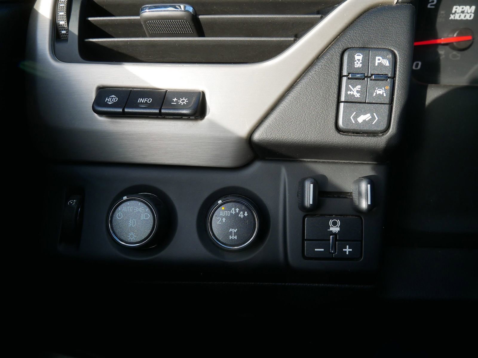 Used 2019 GMC Yukon XL Denali w/ Denali Ultimate Package image 30