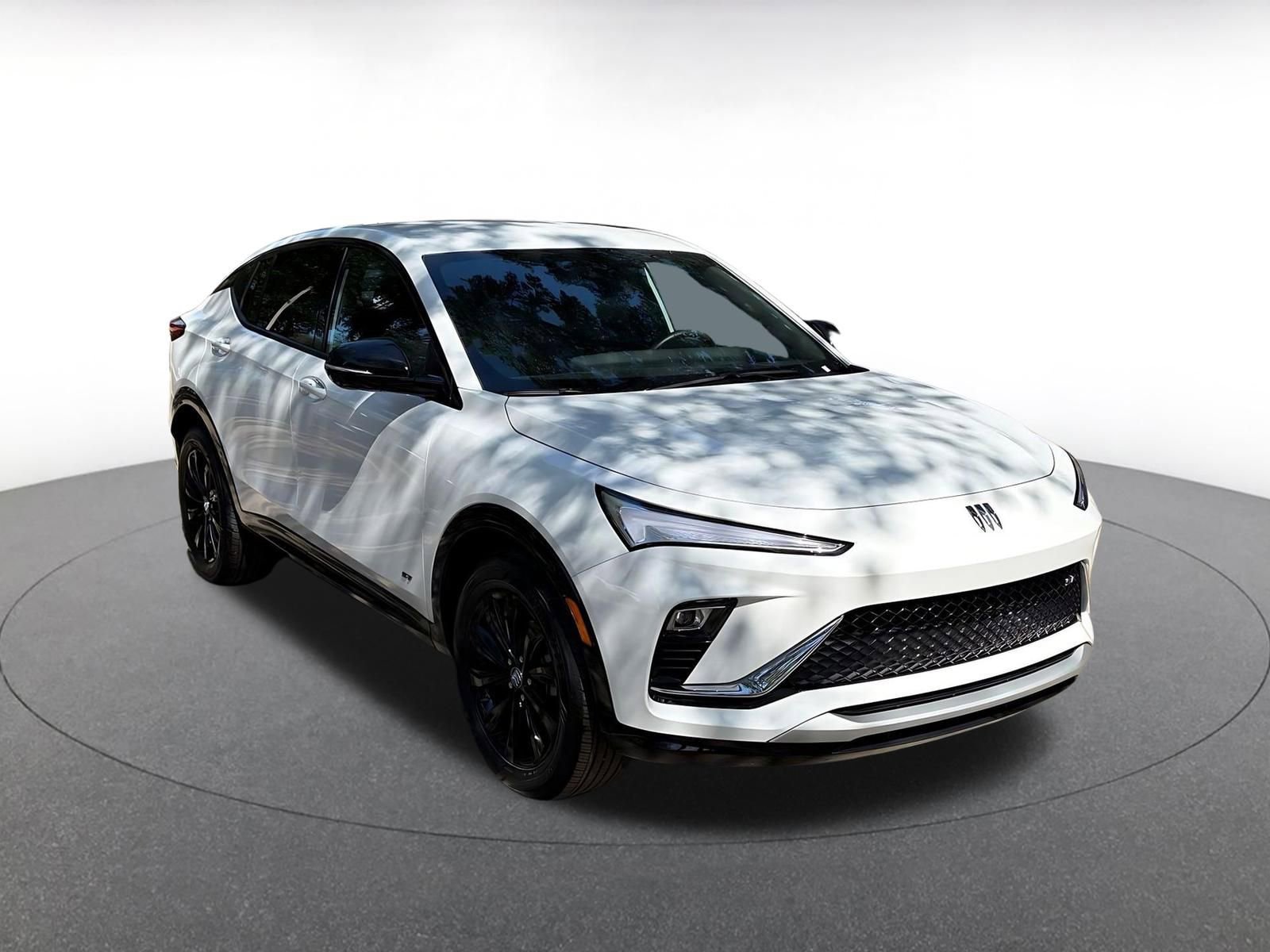 Used 2025 Buick Envista Sport Touring FWD image 2