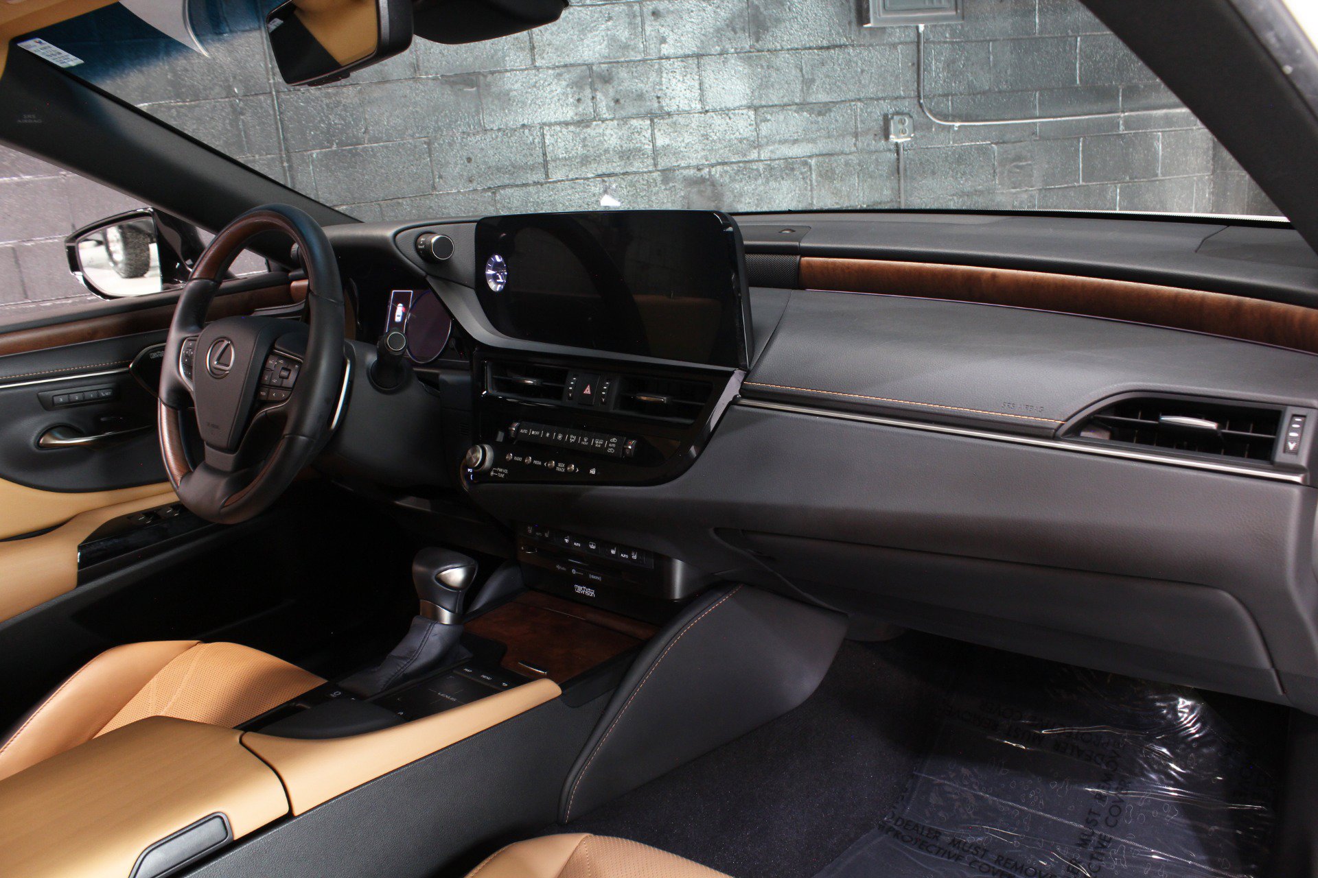 Used 2022 Lexus ES 300h Ultra Luxury w/ Accessory Package 2 FWD image 54