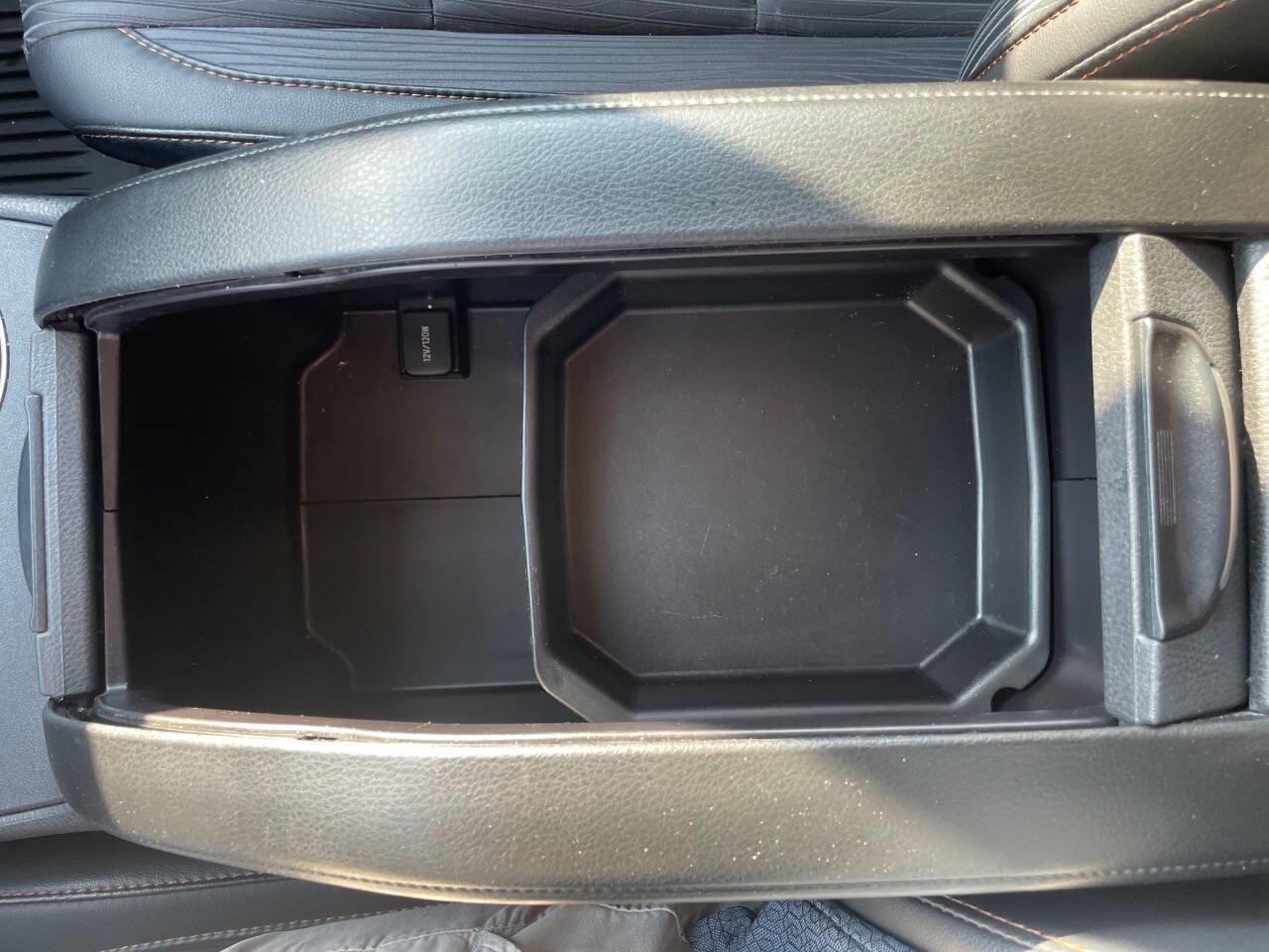 Used 2017 Toyota Highlander Plus AWD/4WD image 25