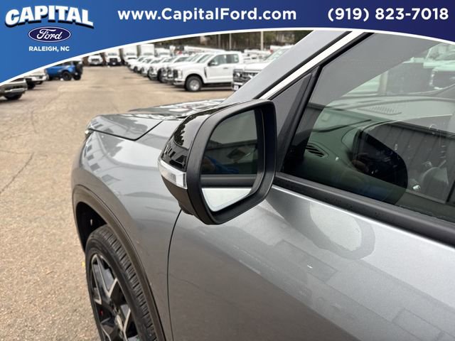 Used 2025 Chevrolet Traverse High Country image 12