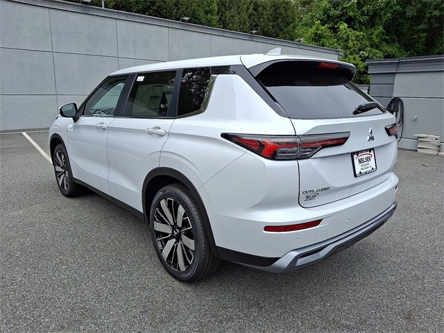 New 2025 Mitsubishi Outlander SE image 3