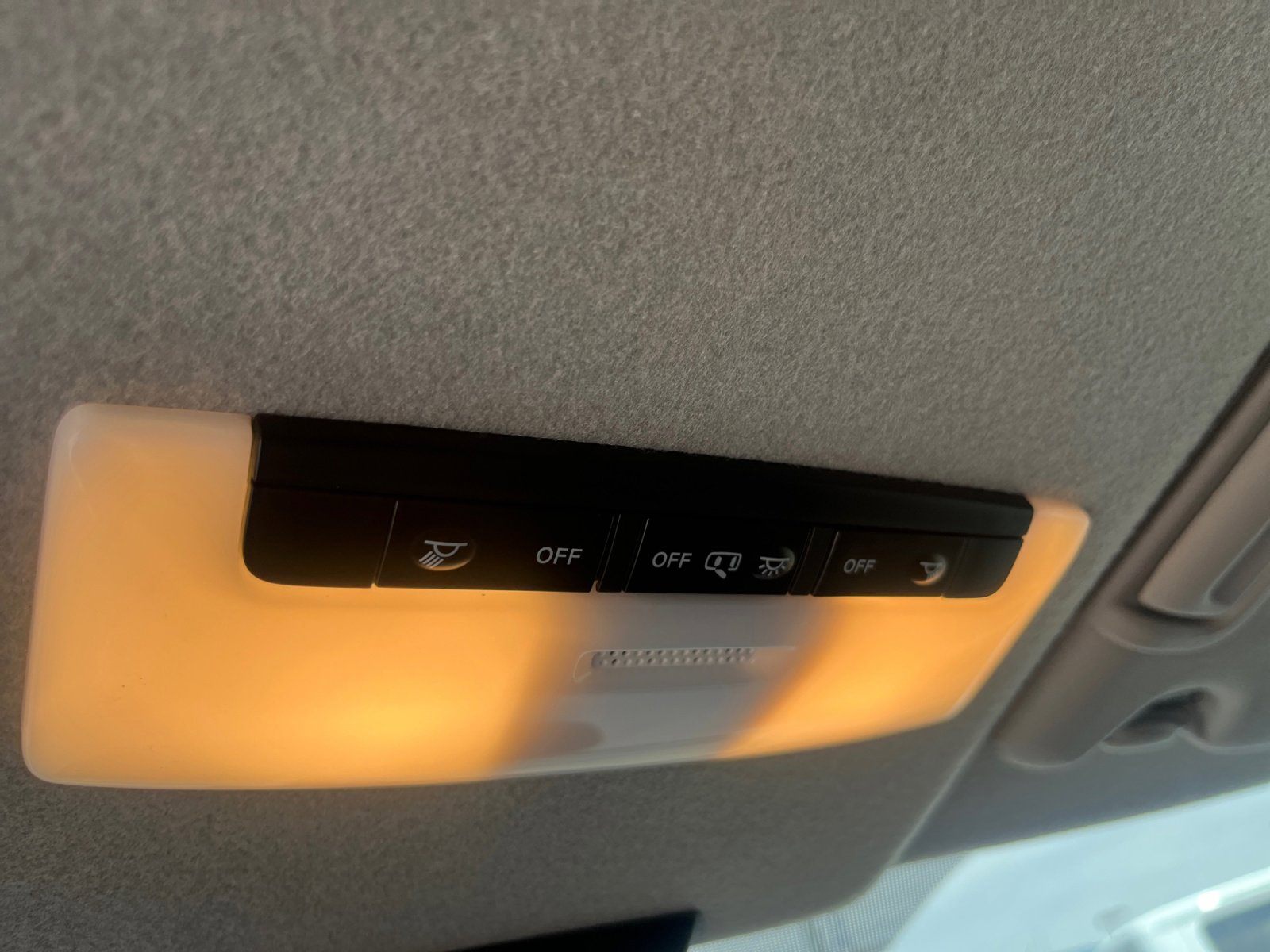 Used 2025 Nissan Kicks Play S image 32