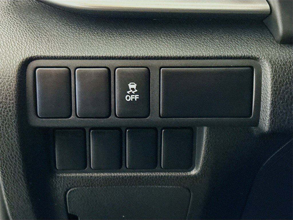 Used 2018 Mitsubishi Eclipse Cross ES image 10