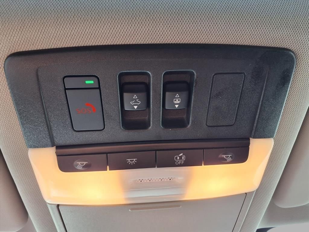 Certified 2025 Nissan Rogue SL w/ Tech Package image 16