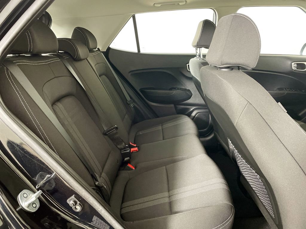 Used 2023 Hyundai Venue SEL image 29