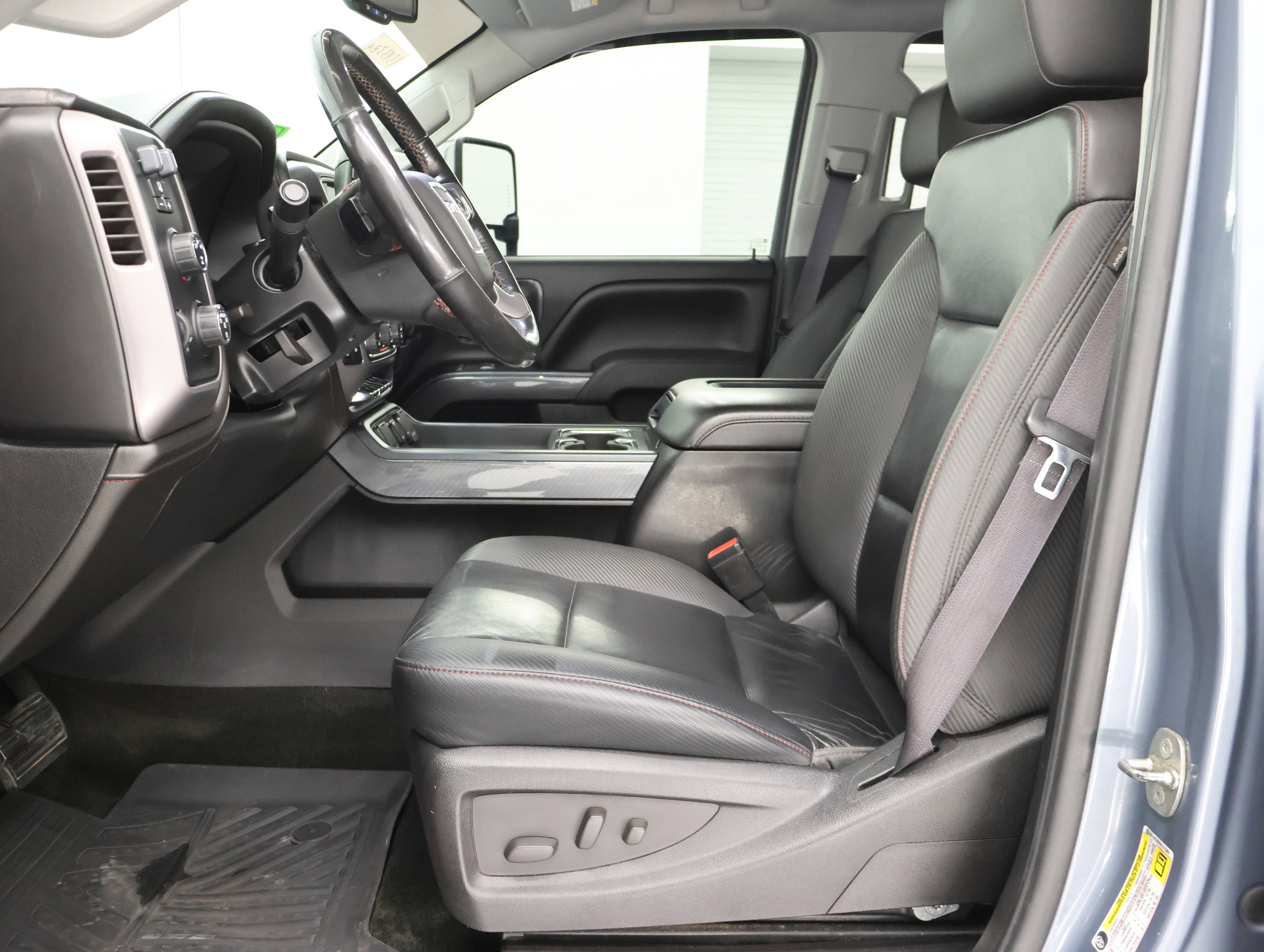 Used 2016 GMC Sierra 2500 SLT w/ All-Terrain HD Package AWD/4WD image 7