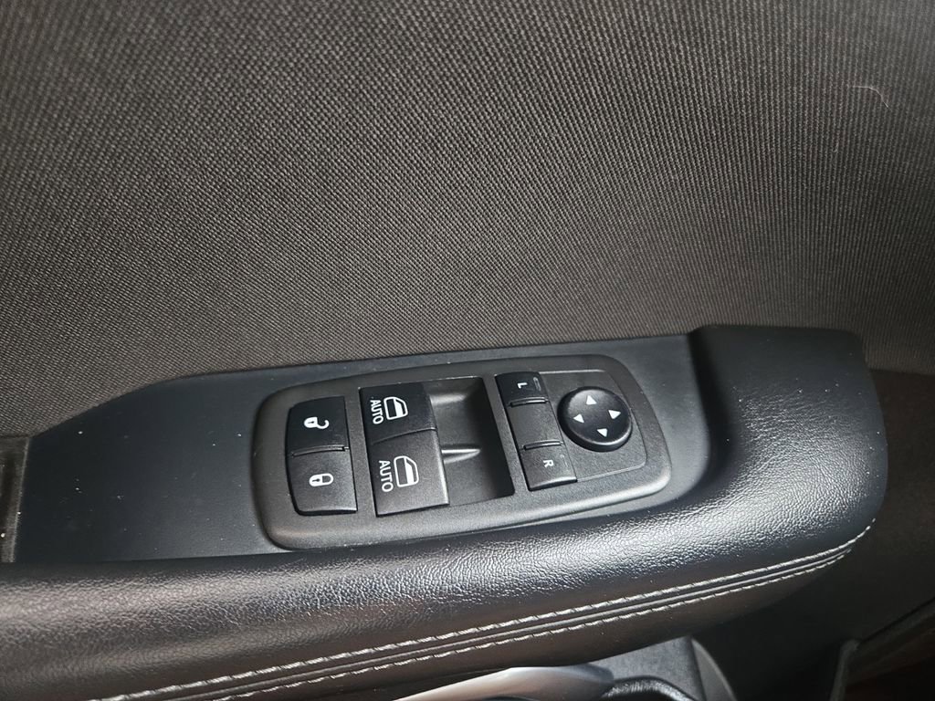Used 2022 Dodge Challenger GT AWD/4WD image 20