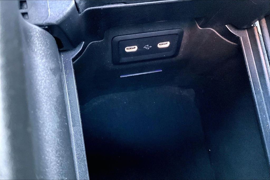 Used 2024 Mercedes-Benz GLC 300 4MATIC image 16