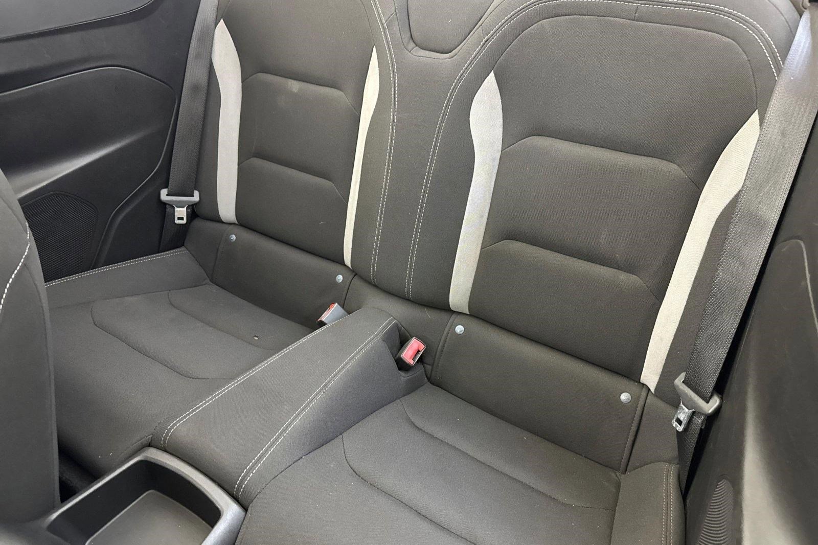 Used 2020 Chevrolet Camaro LT image 27