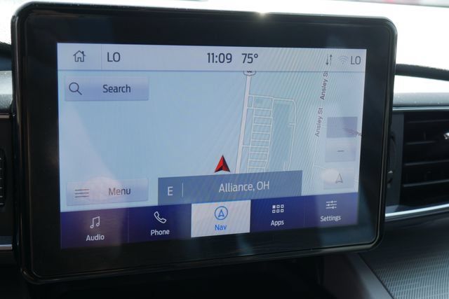 Used 2023 Ford Explorer XLT w/ Equipment Group 202A AWD/4WD image 4
