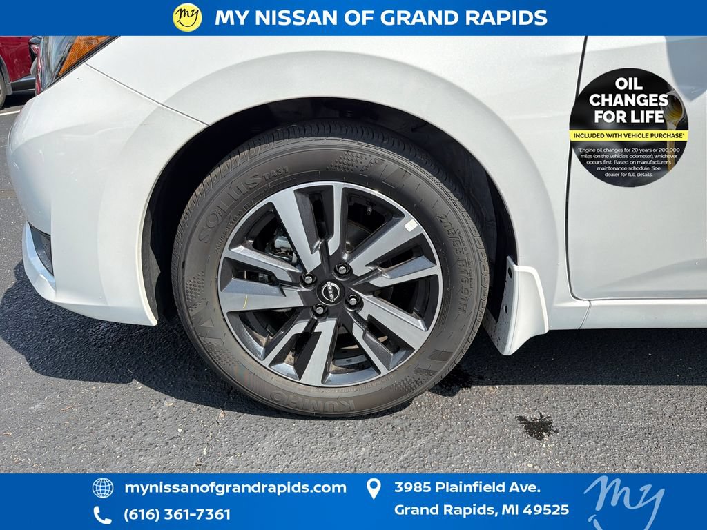 Used 2025 Nissan Versa SV w/ Trunk Package FWD image 30