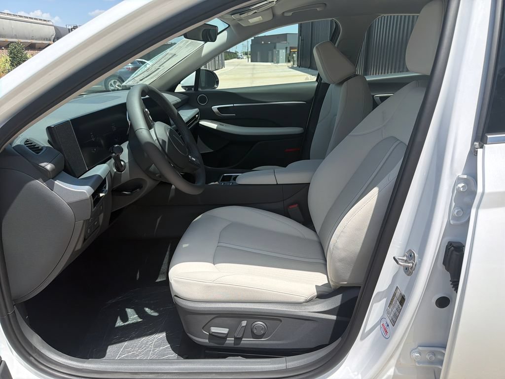 New 2026 Hyundai Sonata SEL FWD image 12