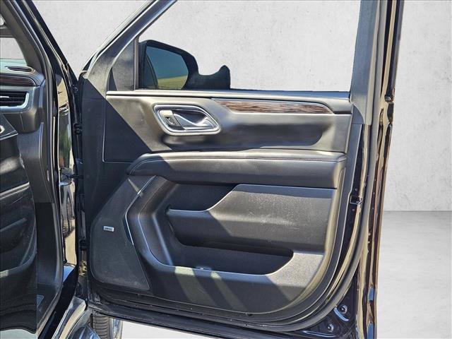 Used 2021 Chevrolet Suburban LT RWD image 9