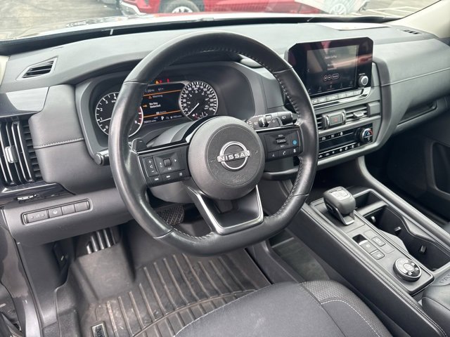 Used 2023 Nissan Pathfinder S image 11