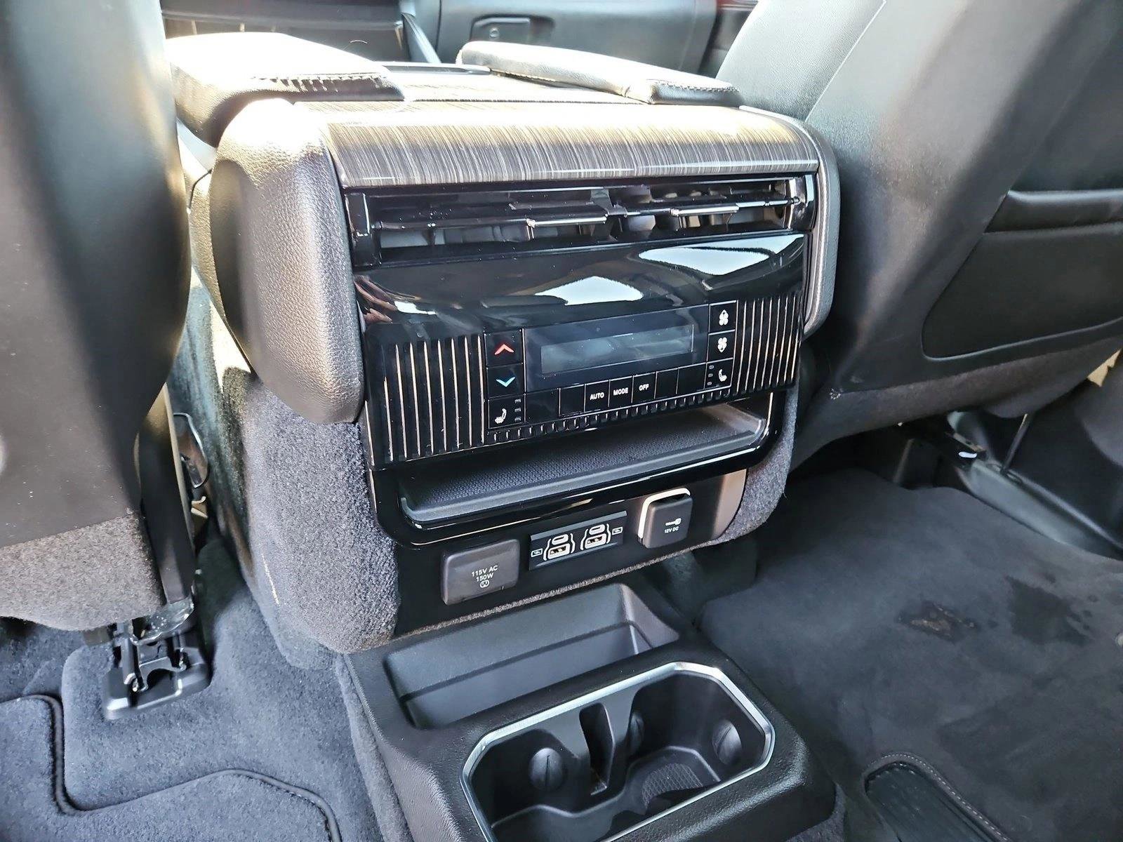 Used 2022 Jeep Wagoneer Series III w/ Premium Group I RWD image 18
