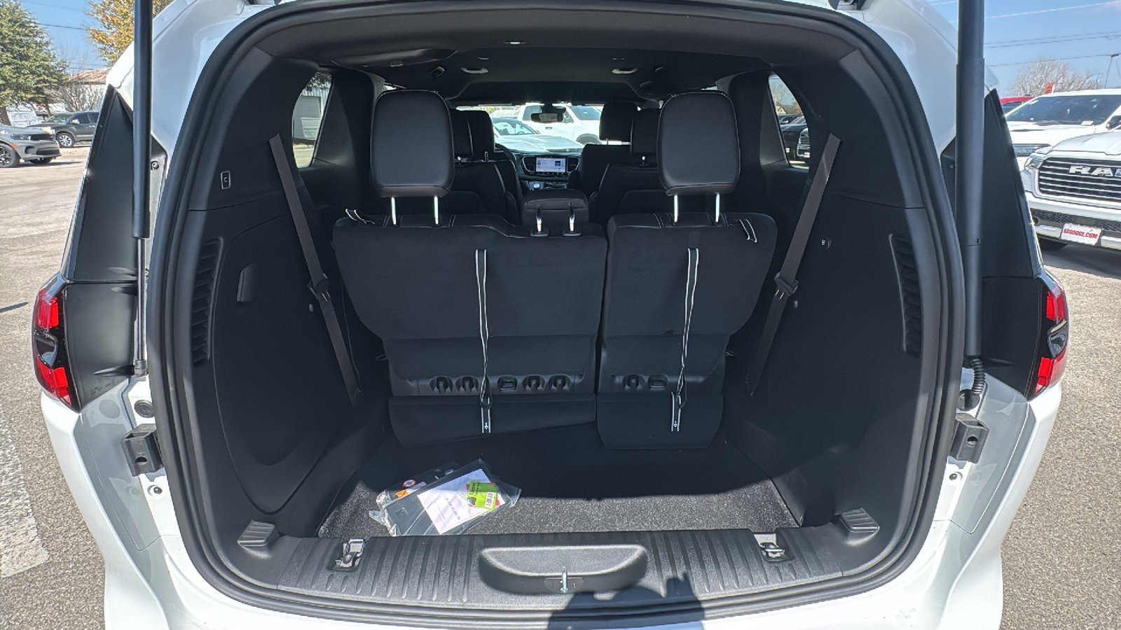 New 2026 Chrysler Pacifica Select FWD image 23