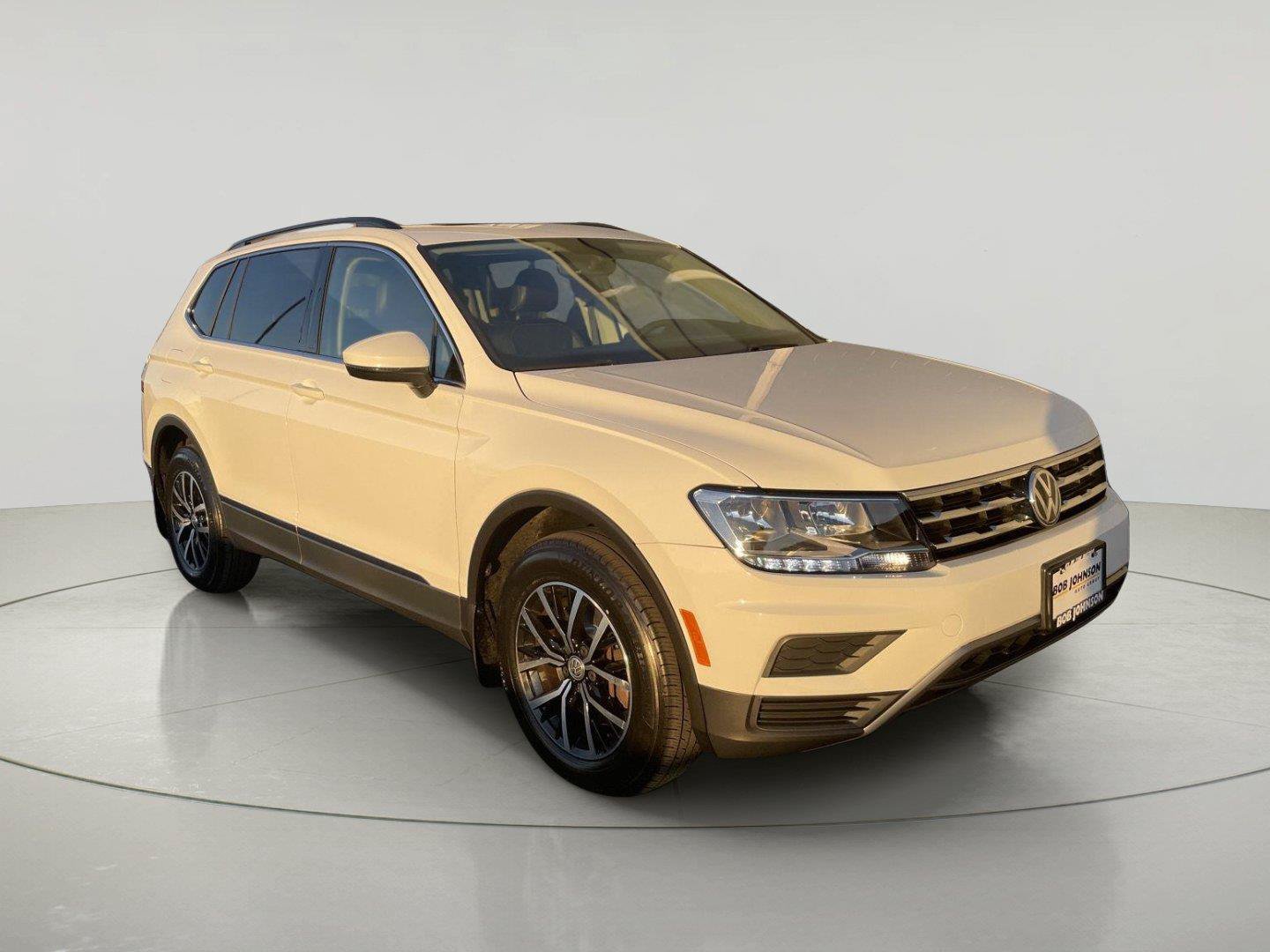 Used 2021 Volkswagen Tiguan SE w/ Panoramic Sunroof Package AWD/4WD image 1