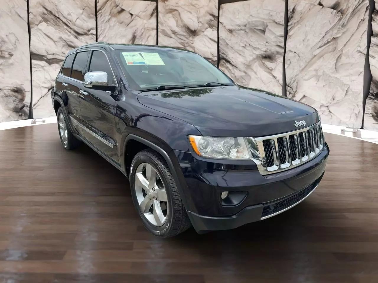 Used 2011 Jeep Grand Cherokee Overland w/ Trailer Tow Group IV image 8