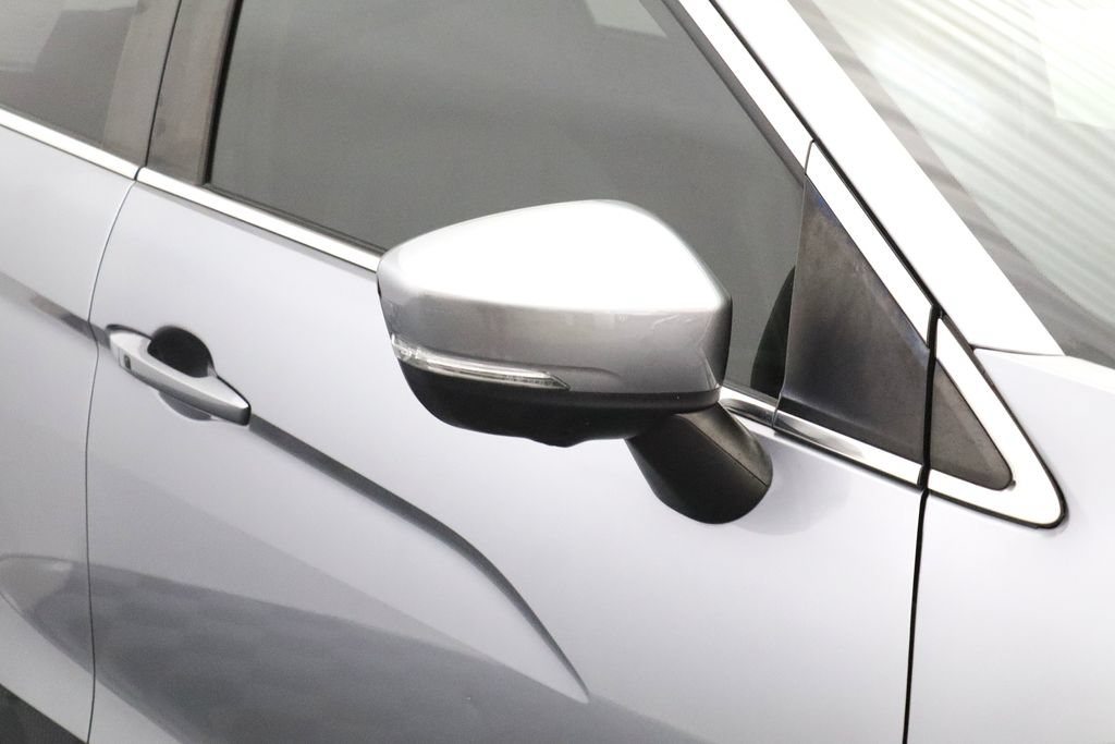 Used 2019 Mitsubishi Eclipse Cross SEL AWD/4WD image 9