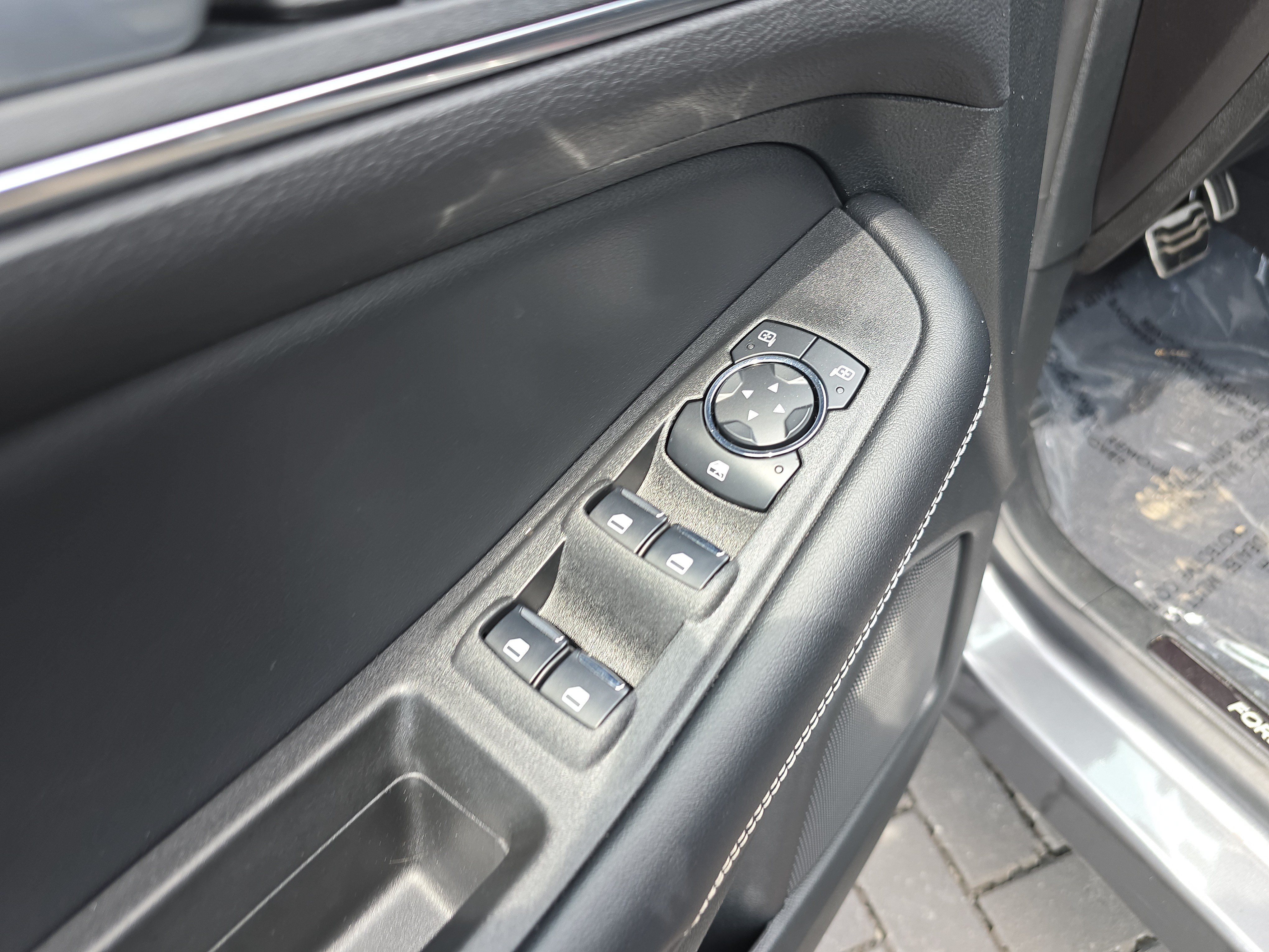Used 2023 Ford Edge ST AWD/4WD image 19
