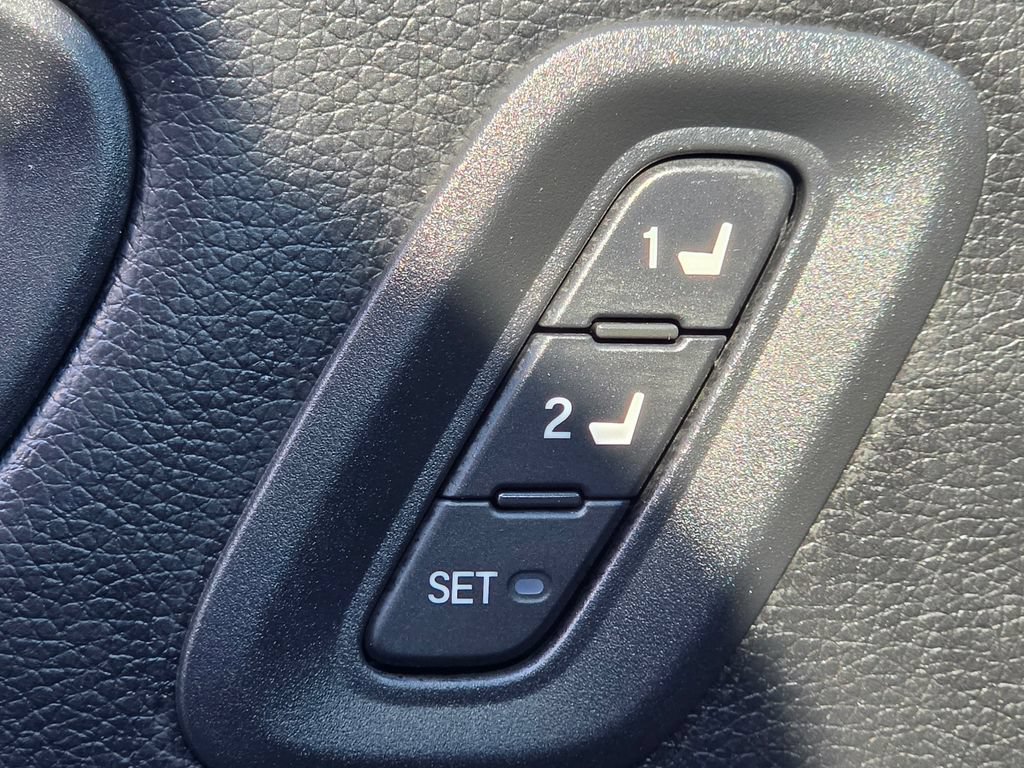 Used 2025 Honda Pilot Black Edition image 21