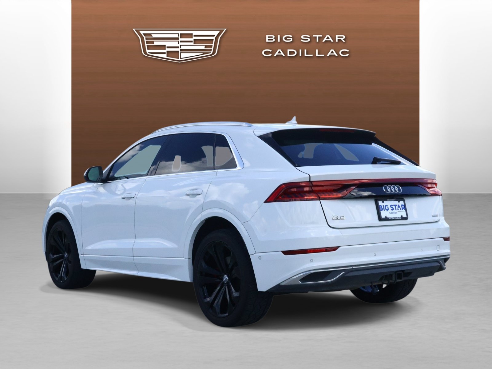 Used 2019 Audi Q8 Prestige w/ Luxury Package AWD/4WD image 3