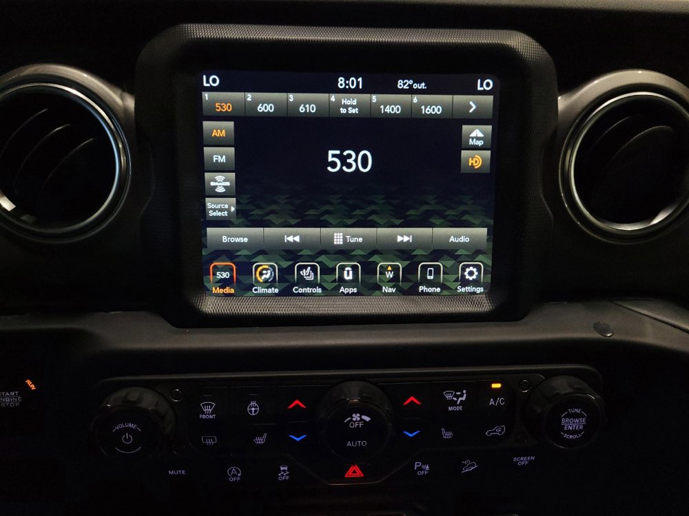 Used 2020 Jeep Wrangler Unlimited Sahara AWD/4WD image 25