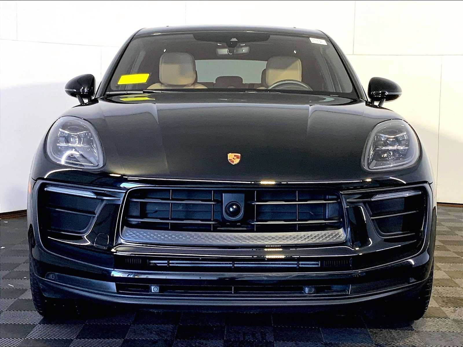 Certified 2023 Porsche Macan AWD/4WD image 10