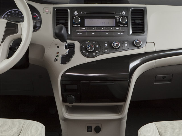 Used 2011 Toyota Sienna XLE w/ Premium Pkg FWD image 11