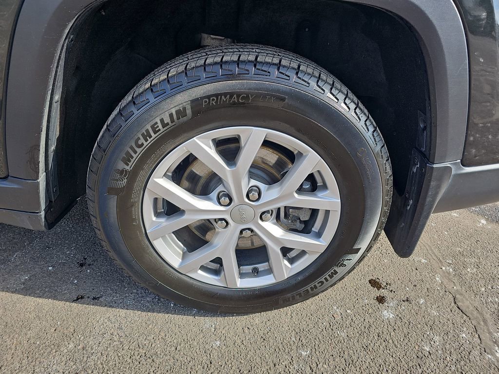 Used 2022 Jeep Grand Cherokee L Limited w/ Trailer Tow Group (B) image 35