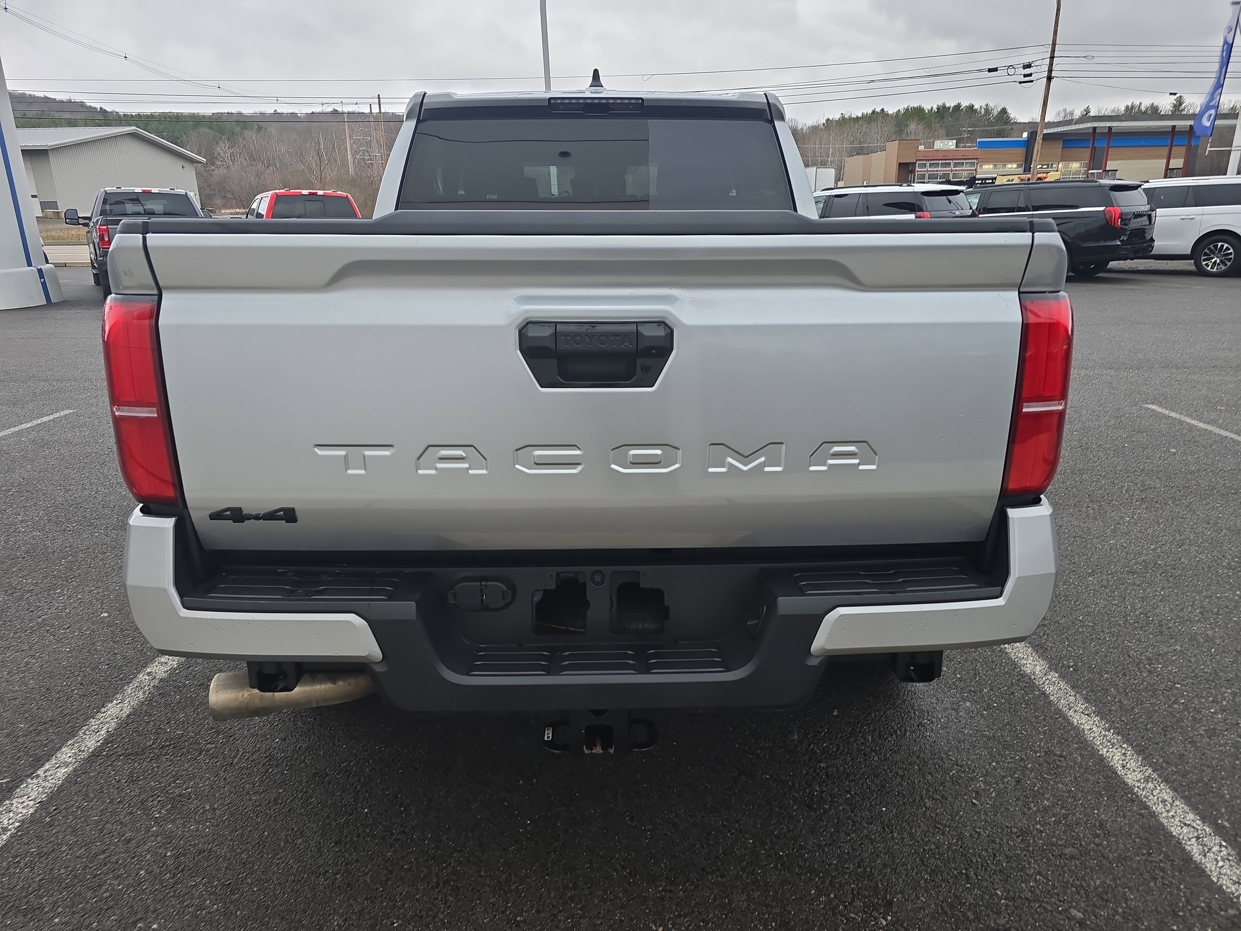 Used 2025 Toyota Tacoma TRD Sport image 4