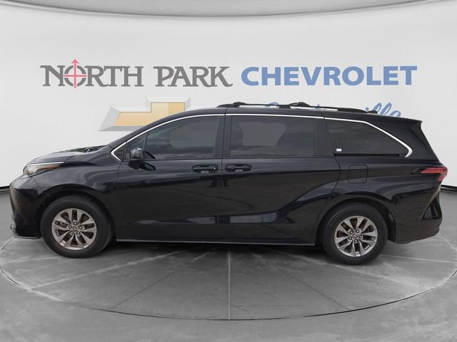 Used 2022 Toyota Sienna LE FWD image 6