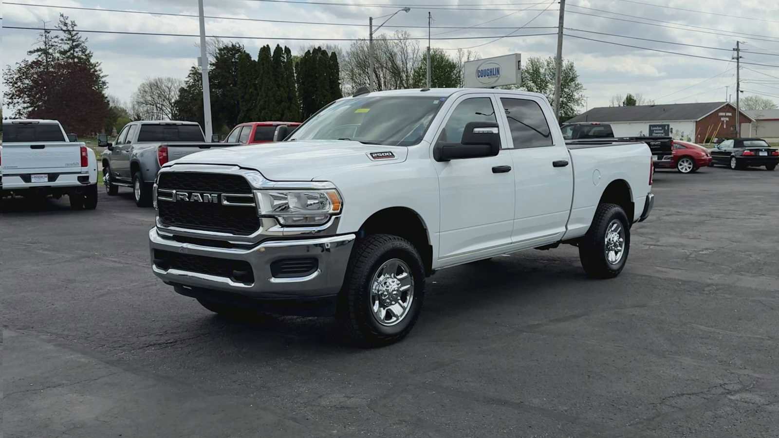 Used 2023 RAM 2500 Tradesman w/ Chrome Appearance Group AWD/4WD image 4