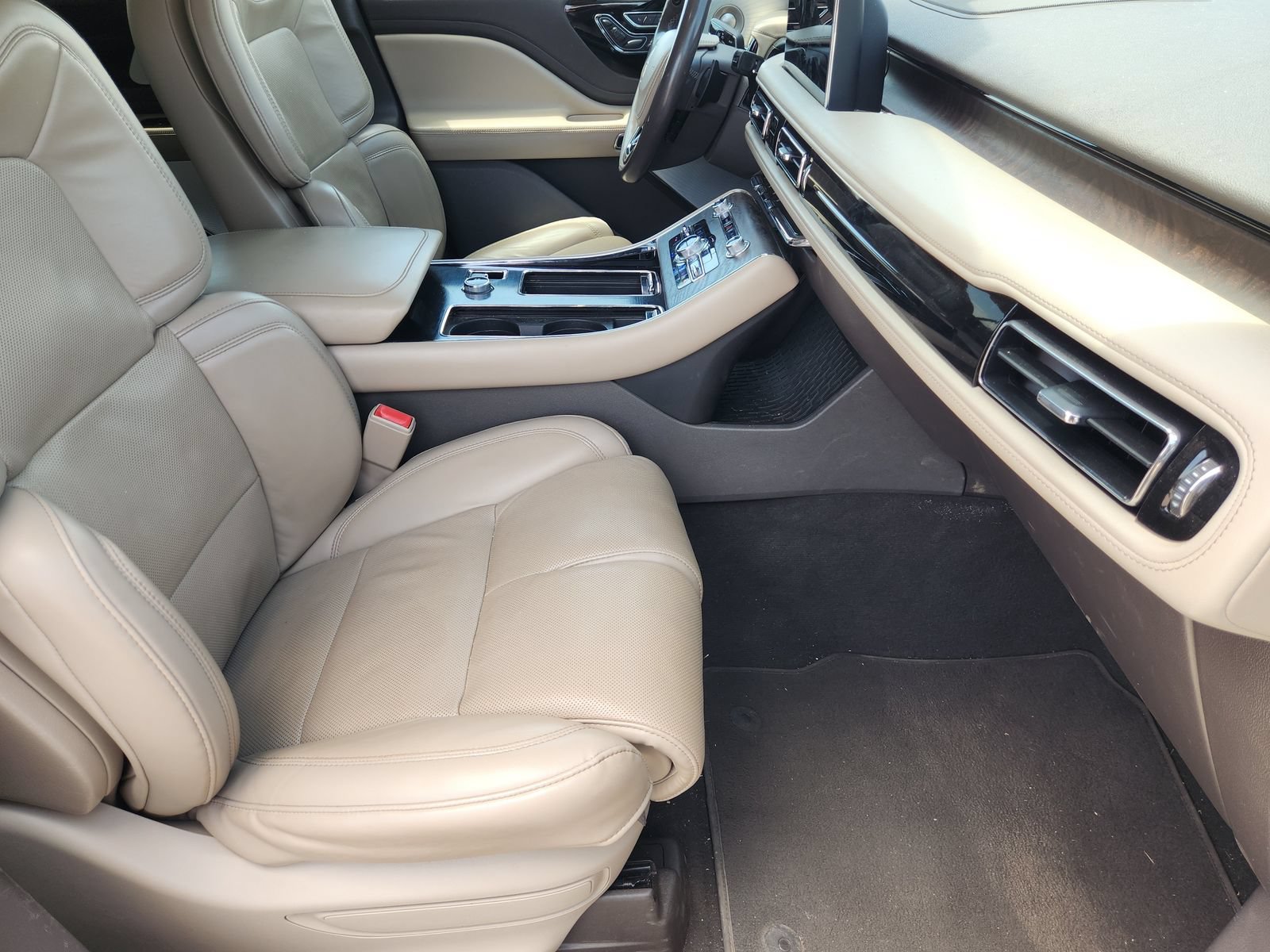 Used 2020 Lincoln Aviator Reserve w/ Equipment Group 202A AWD/4WD image 17