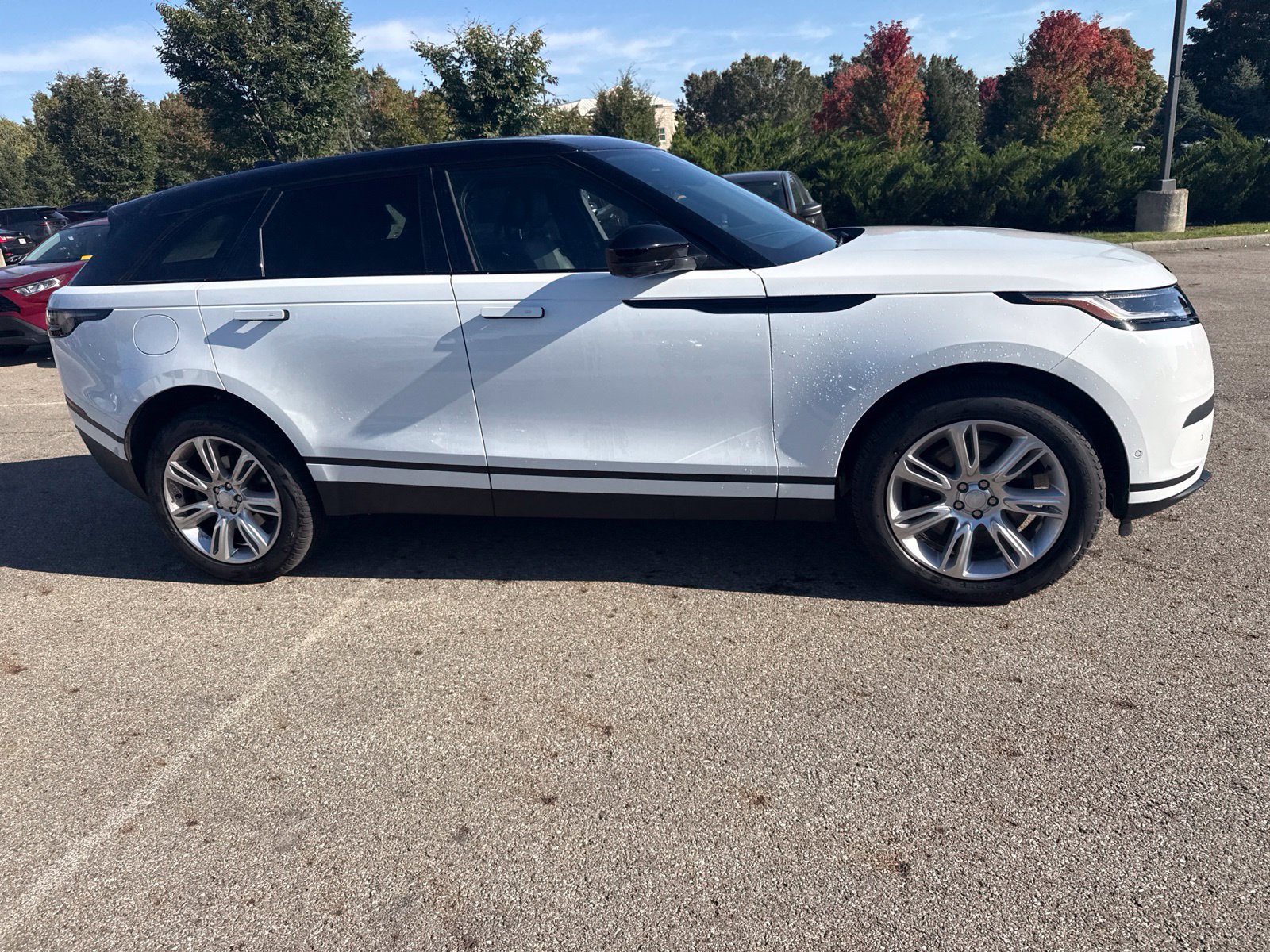Used 2026 Land Rover Range Rover Velar S AWD/4WD image 4