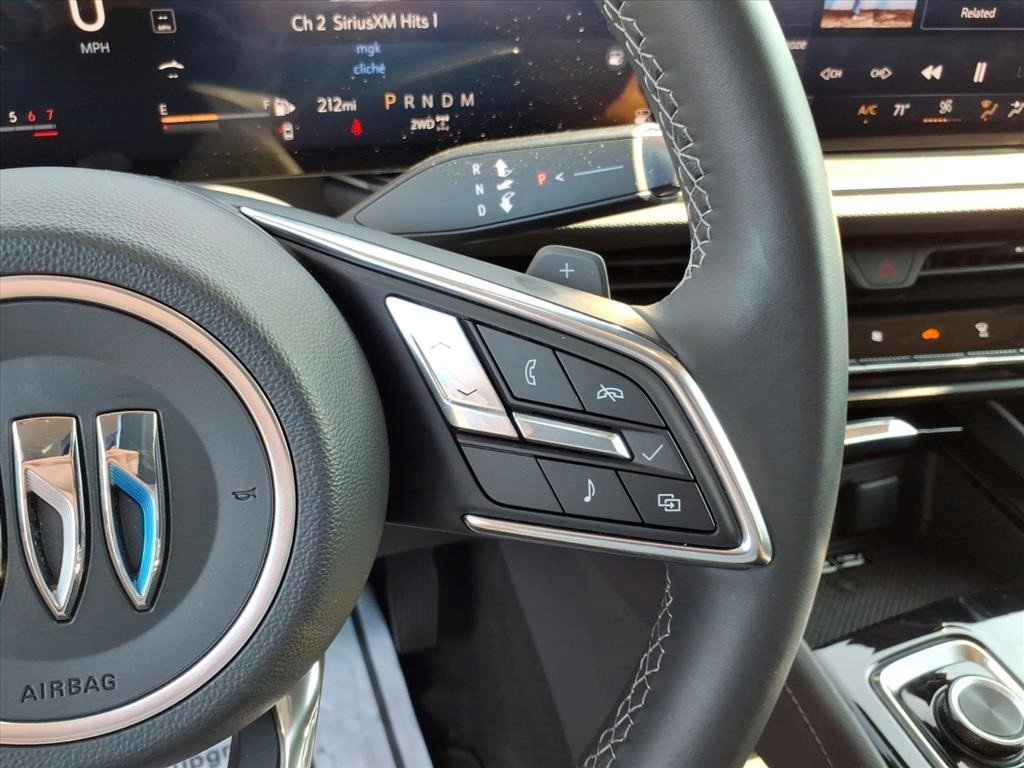 Certified 2025 Buick Envision Preferred image 9