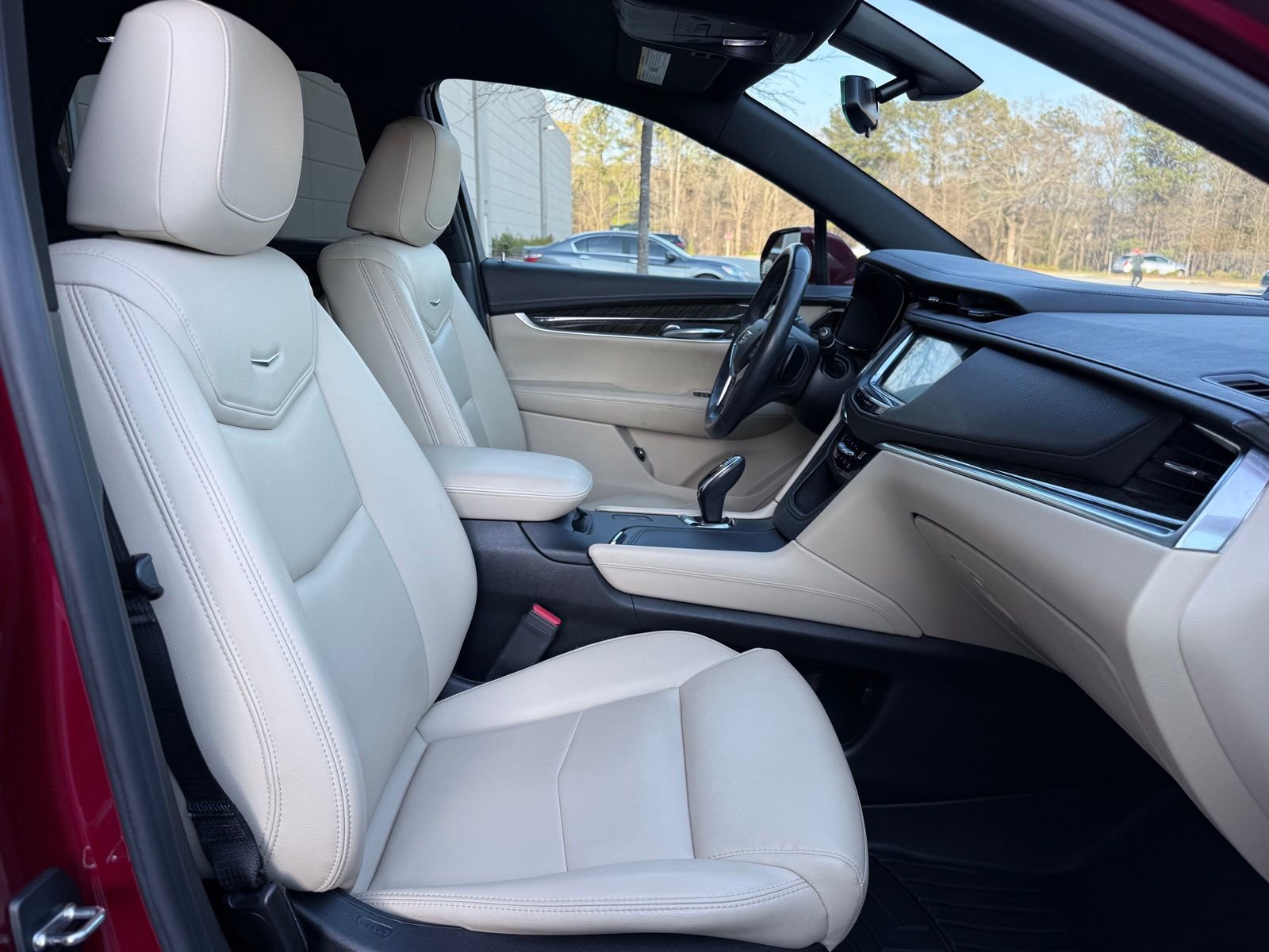 Used 2017 Cadillac XT5 FWD image 33