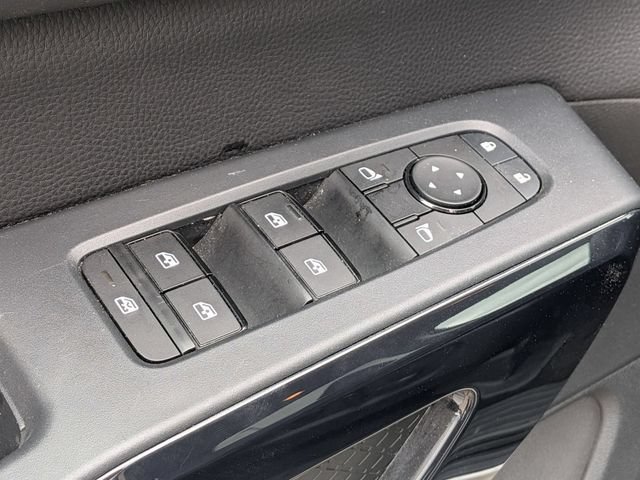 Used 2025 Nissan Pathfinder SV FWD image 21