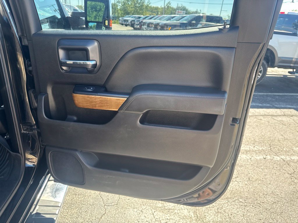 Used 2018 Chevrolet Silverado 2500 LTZ w/ Snow Plow Prep Package AWD/4WD image 37