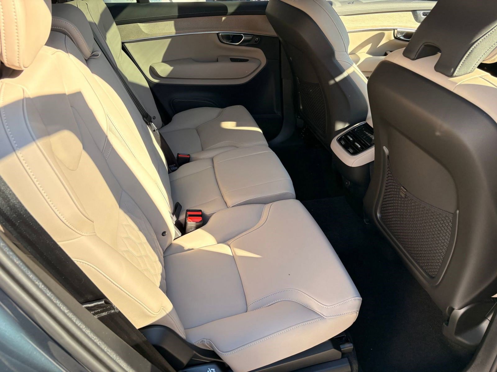 New 2026 Volvo XC90 B6 Plus w/ Protection Package image 26