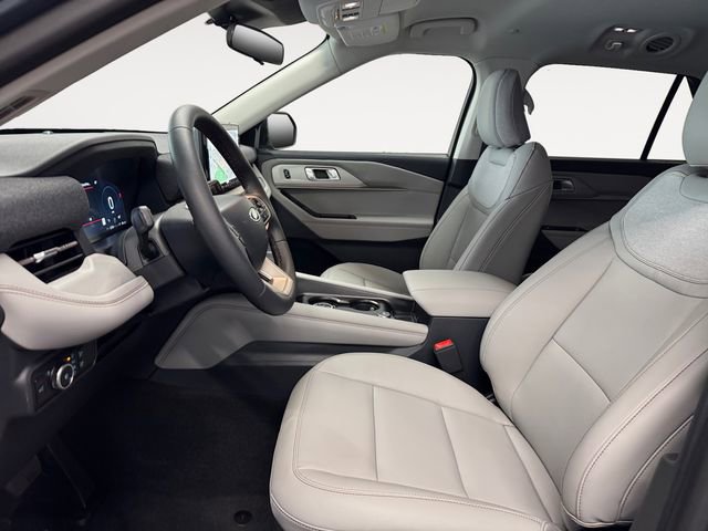 Used 2026 Ford Explorer Active w/ Active Comfort Package image 9