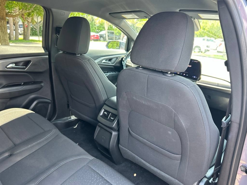 Used 2025 Chevrolet Equinox EV LT FWD image 42