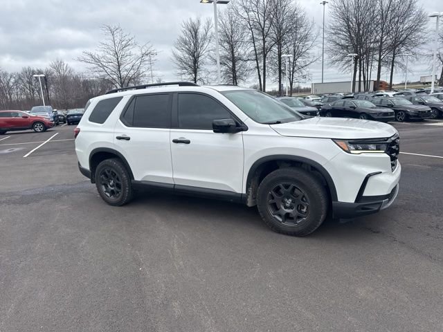 Used 2023 Honda Pilot TrailSport image 8